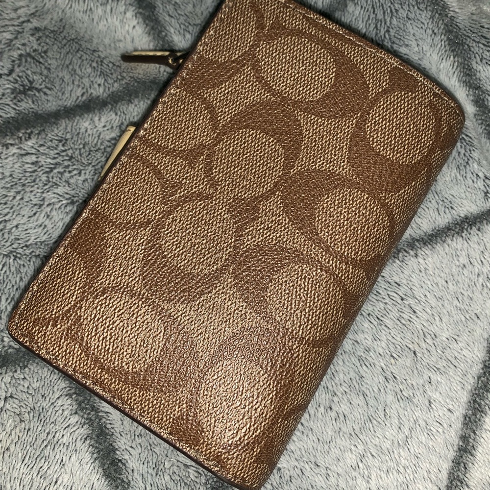 Coach Wallet - Picture 3 of 3